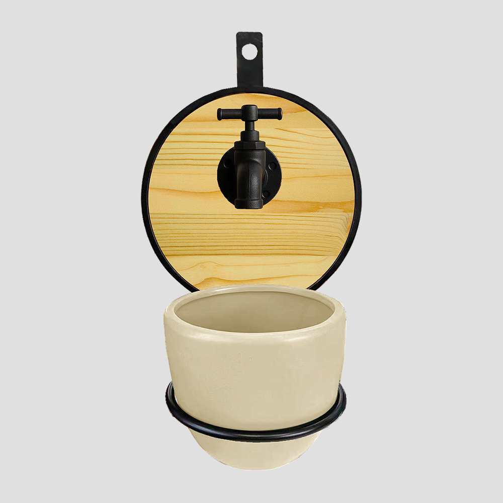 מתקן קיר לתליית עציץ במסגרת ברזל ועץ עגולה משולב ברז2